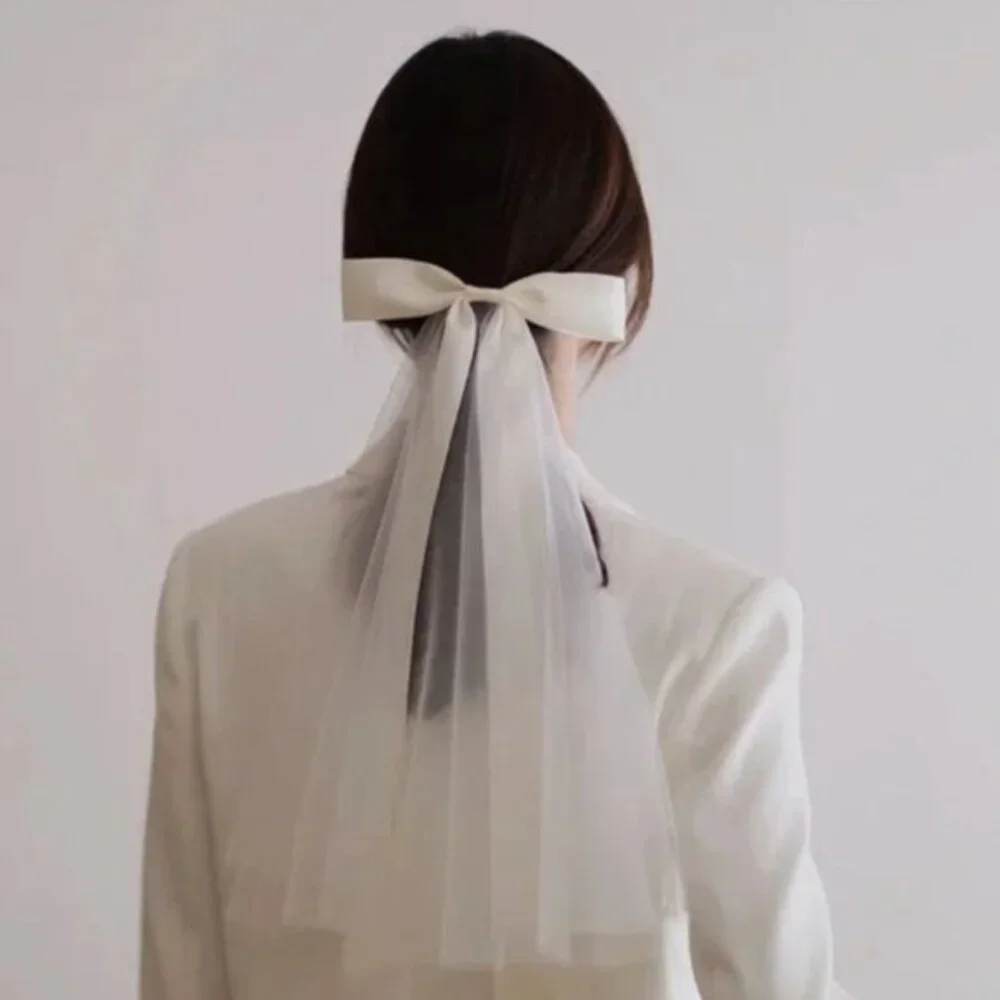 Short Wedding Veil with Slim Silk Bow